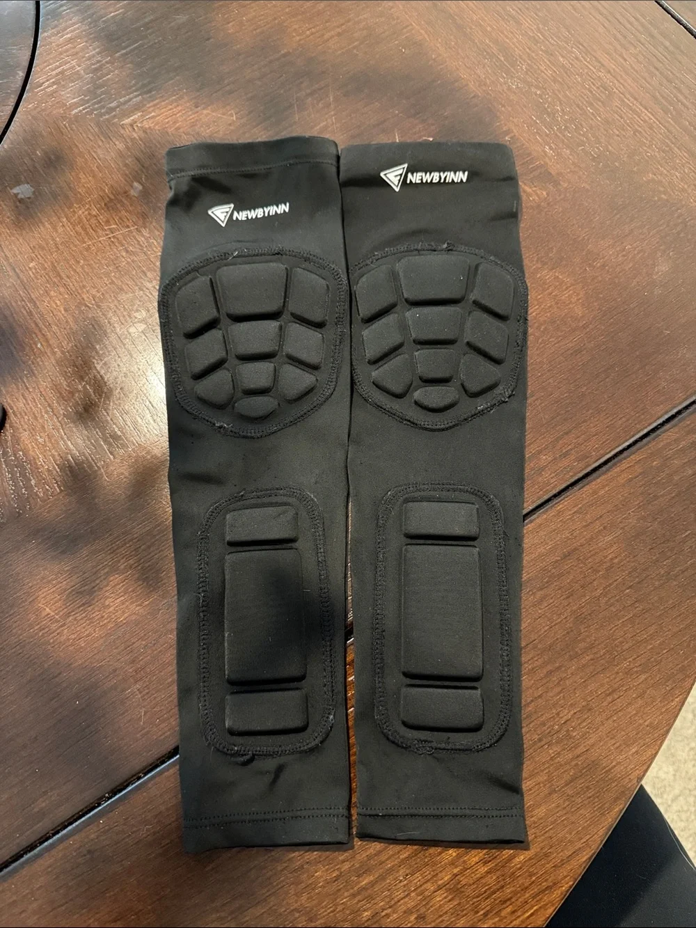 Newbyinn Black Padded Arm and Elbow Sleeves unisex for Volleyball Basketball